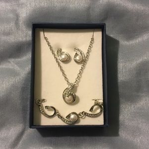 Beautiful NWT Jewelry Bundle